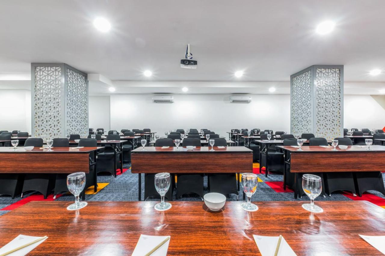 Royal Bay Hotel 마카사르 외부 사진