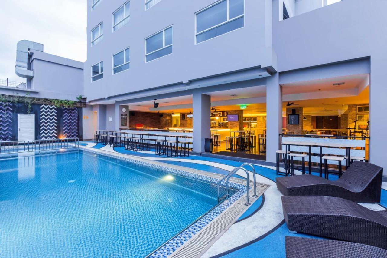 Royal Bay Hotel 마카사르 외부 사진