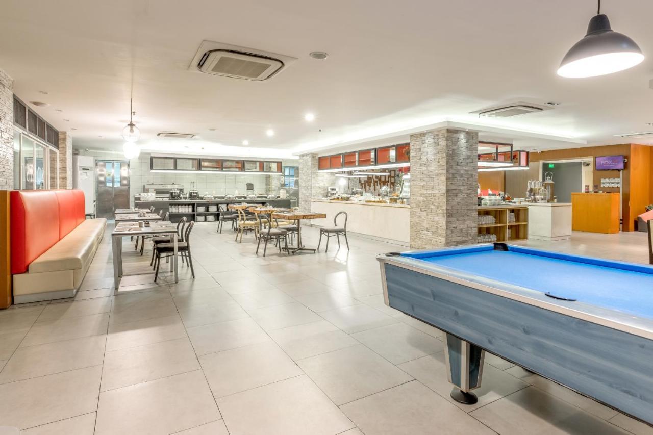 Royal Bay Hotel 마카사르 외부 사진